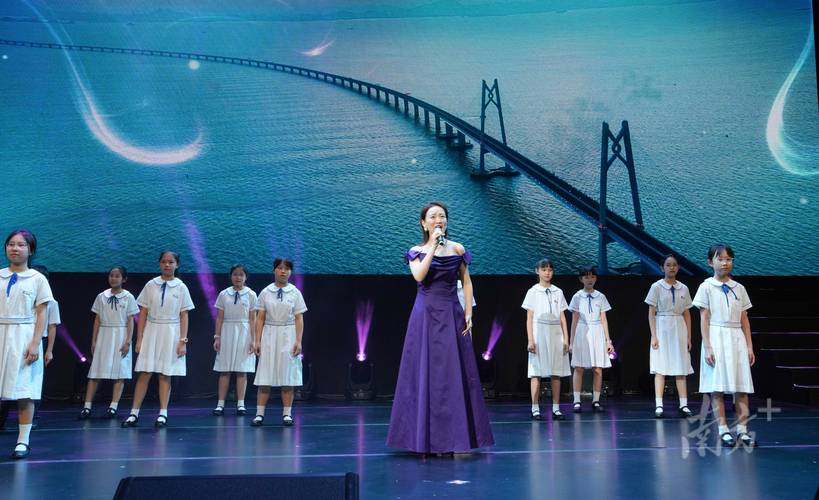 新澳门彩最快开奖记录和杂技演员表演中摔落与杂技演员表演中摔落的是谁