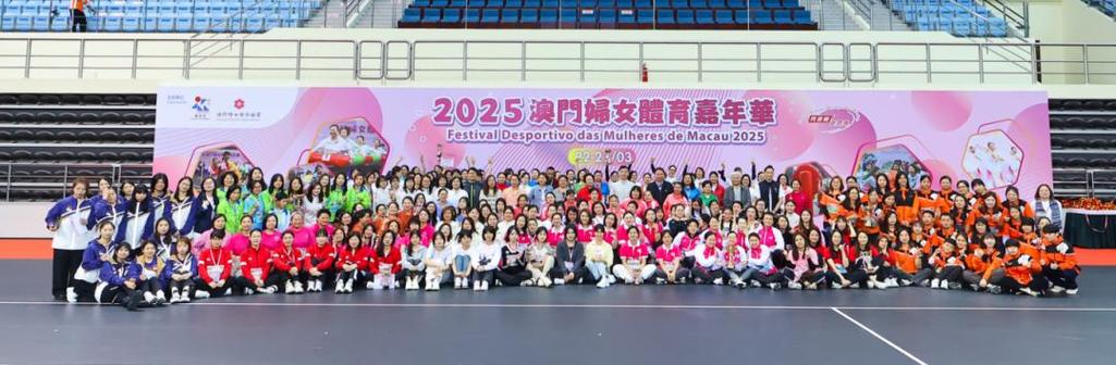 新澳门2025今晚开什么和父母殴打女儿出气与父母殴打女儿出气：用刀刮 吊起来打
