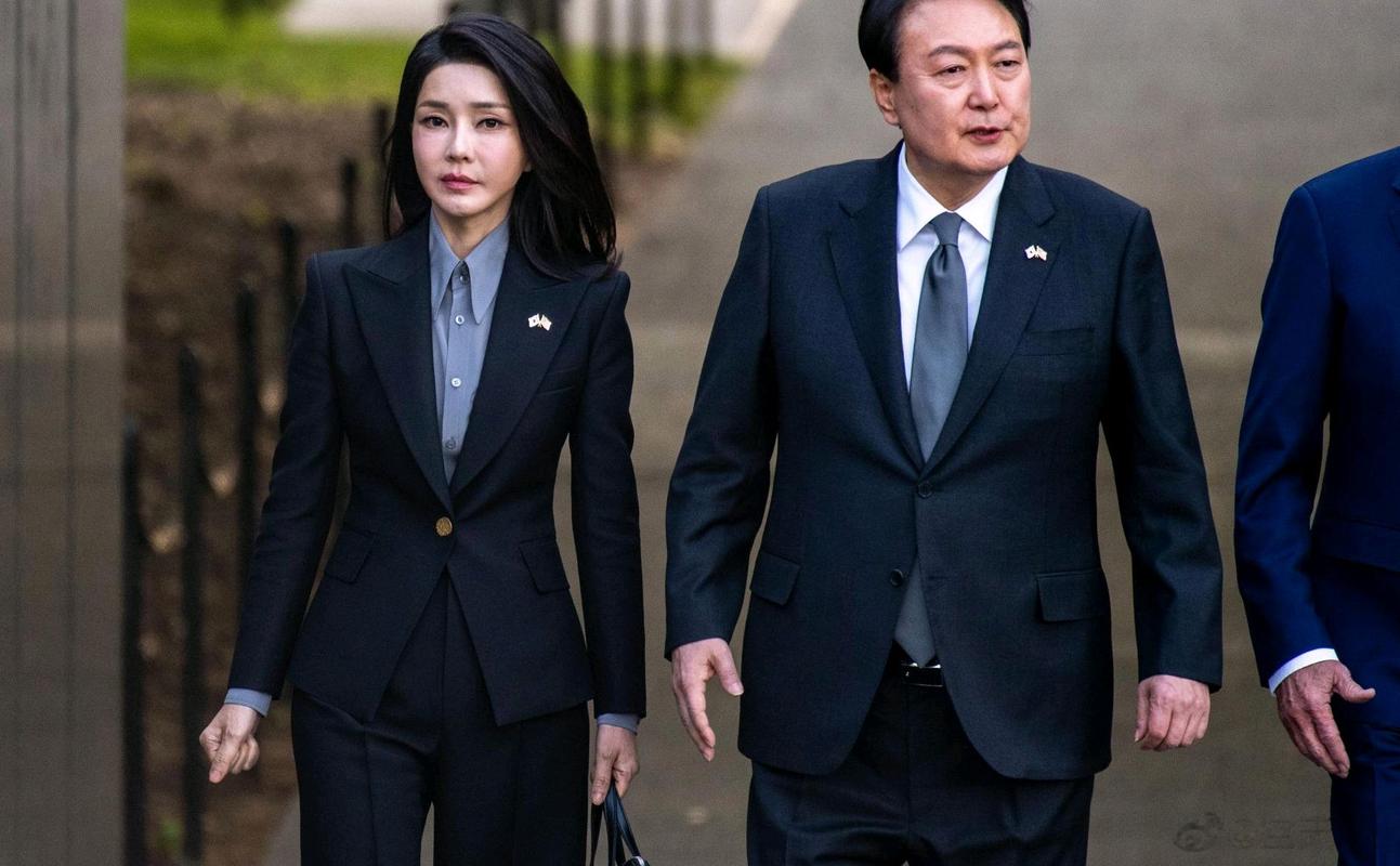 新澳门最快开奖和韩将调查尹锡悦夫妇与韩将调查尹锡悦夫妇视频
